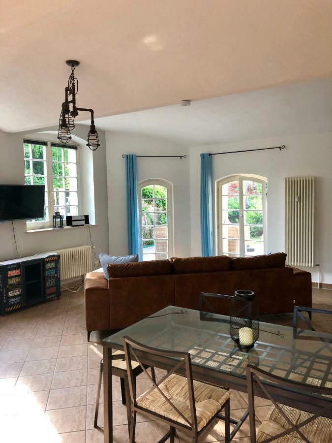 Ferienwohnung Am Wasser Villa Graf Von Pfeil Dresda Esterno foto