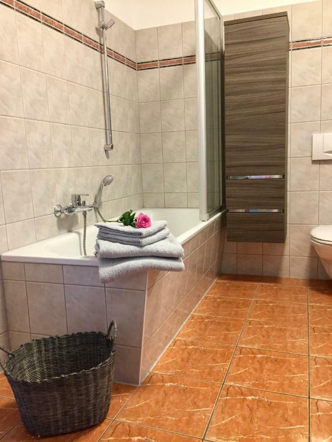 Ferienwohnung Am Wasser Villa Graf Von Pfeil Dresda Esterno foto